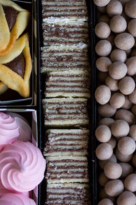 להיט אמיתי. עוגיות שכבות ממרח שוקולד // צילום וסטיילינג: איתיאל ציון